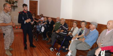 Macotera abre las puertas de sus dos residencias de mayores para dar la bienvenida a los miembros de la Guardia Real