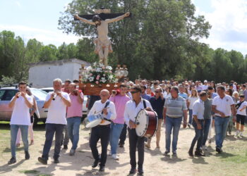 Alaraz celebra la Exaltación de la Cruz con la fiesta del Santo Cristo del Monte en su ermita seguida de una paella popular