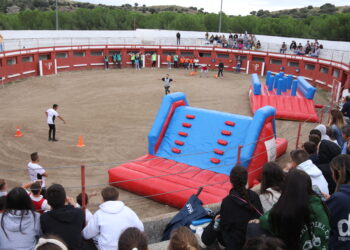 Tarde de Gran Prix en Alaraz con la diversión asegurada en la plaza de toros en la jornada de cierre de las fiestas del Cristo