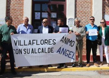 Villaflores muestra su apoyo unánime al alcalde, Ángel Manuel Montoiro, tras recibir amenazas de muerte en su domicilio