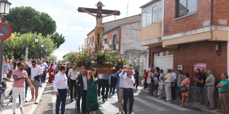 Peñaranda rinde honores al Santísimo Cristo de la Agonía en la fiesta anual con misa, procesión y relevo en la mayordomía