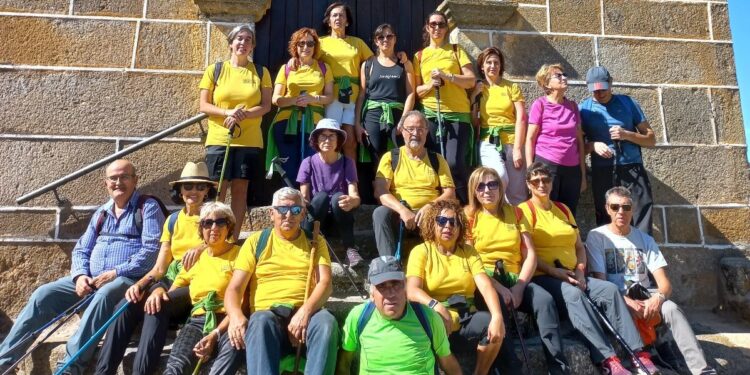 El club de senderismo Camino el Cristo, de Alaraz, completa la primera etapa de la Ruta Teresiana de la Salud