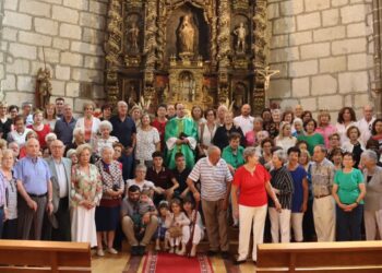 Alaraz y Macotera brindan un emotivo y merecido agradecimiento en su despedida a Fernando García por su labor pastoral