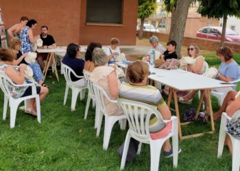 Casi 400 personas han participado este verano en los talleres de Bordado al Fresco promovidos por la Diputación de Salamanca