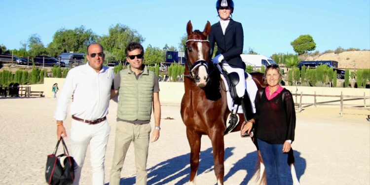 Medalla de bronce en el Campeonato de España de Caballos Jóvenes para el peñarandino Deseado JB, de Javier Bolao