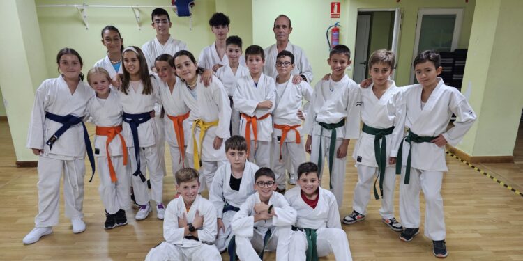 El club de karate CID inicia la nueva temporada en Peñaranda con ilusionantes retos deportivos y el apoyo del Ayuntamiento