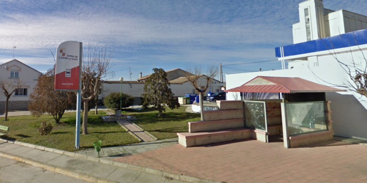 Críticas del PSOE tras el rechazo a su iniciativa para instalar o renovar marquesinas en una veintena de pueblos de la provincia