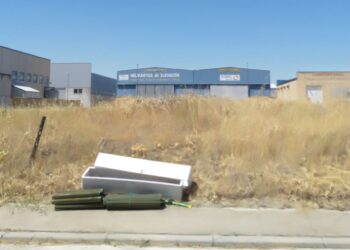 Peñaranda en Común reclama la modificación de la ordenanza municipal que regula la limpieza y el vallado de solares