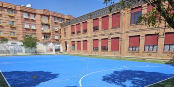 El colegio Miguel de Unamuno «estrena» patio en Peñaranda tras una inversión de 39.000 euros de los Presupuestos Participativos