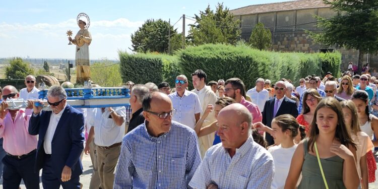 Ventosa del Río Almar celebra el día grande de sus fiestas honrando a San Ramón Nonato con misa, procesión y ágape