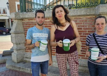 Villaflores entrega a la Asociación Española Contra el Cáncer (AECC) la recaudación de las actividades festivas solidarias