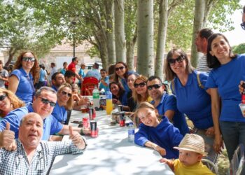 Multitudinaria paella en el parque de Villoria con muchas ganas de seguir la fiesta en la recta final de la programación de la Vega