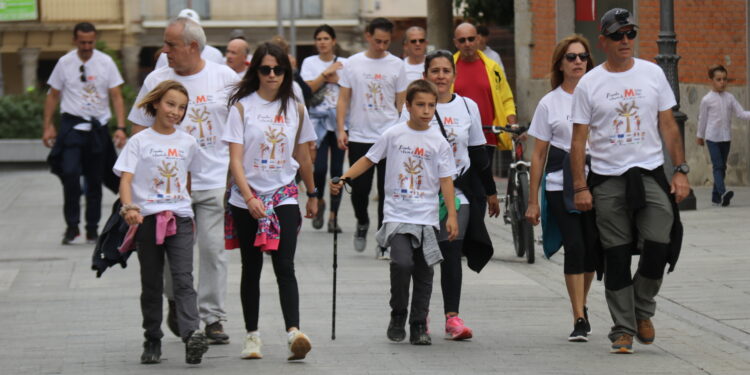 Villar de Gallimazo mueve un año más a la solidaridad con una marcha a favor de Asdem que ha finalizado en Peñaranda