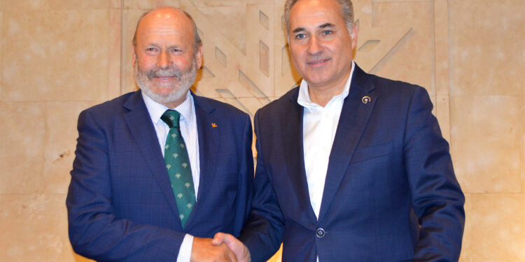 Caja Rural firma un convenio marco de colaboración con la Junta Provincial de la Asociación Española contra el Cáncer (AECC)