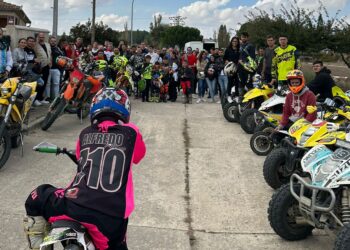 La I Quedada Motera llena Cantalpino de rugidos de motores y rinde un emotivo y merecido recuerdo a Alfredo Alonso