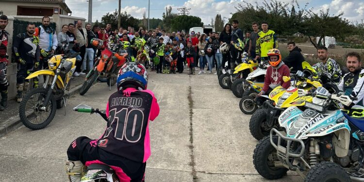 La I Quedada Motera llena Cantalpino de rugidos de motores y rinde un emotivo y merecido recuerdo a Alfredo Alonso