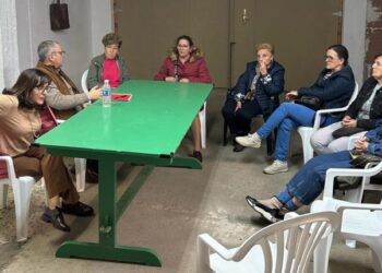 La cofradía de la Esperanza pone en marcha en Peñaranda un taller de costura cofrade que tendrá una periodicidad quincenal