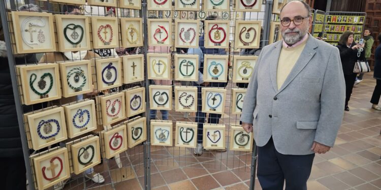 La Vera Cruz más internacional llega a Peñaranda en una gran exposición que puede visitarse en la iglesia de San Luis