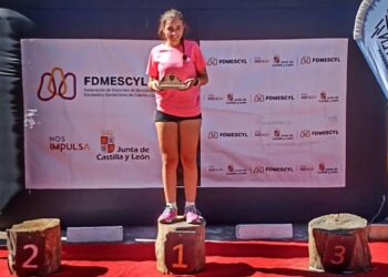 La «salandareña» Luna Sánchez se proclama en tierras leonesas campeona cadete de Castilla y León de Carreras Verticales