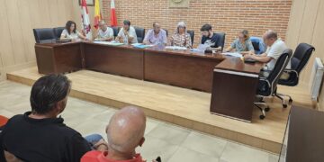 Macotera acuerda por unanimidad bajar de 80 a 60 euros la asignación a los concejales por su asistencia a los plenos