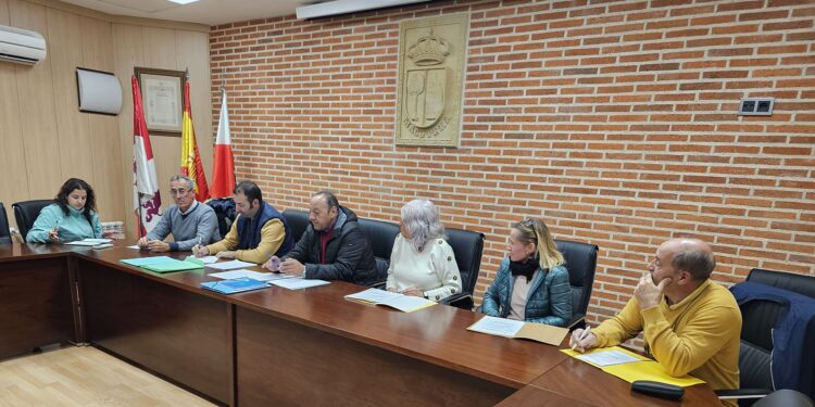 Macotera aprueba la subida de las tasas de IBI y agua para aliviar la complicada situación económica municipal y cumplir la ley