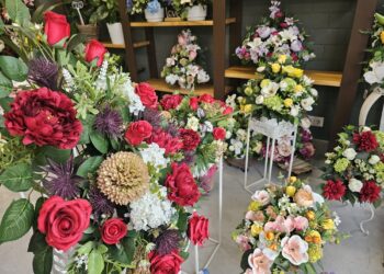 Floristería Martina: la mejor opción para encargar los ramos y centros en recuerdo de los seres queridos en Todos los Santos