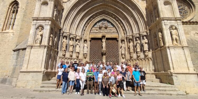 Más de un centenar de mayores de Peñaranda disfruta de la excursión a tierras levantinas organizada por el Ayuntamiento