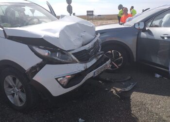 Nuevo accidente en el cruce de Riolobos con cuatro heridos, dos vehículos implicados y la intervención de sanitarios y Guardia Civil