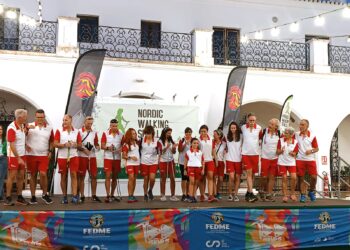 Las hemanas Luna y Aíla Sánchez participan en el Campeonato de España de Marcha Nórdica en Edad Escolar celebrado en Sevilla