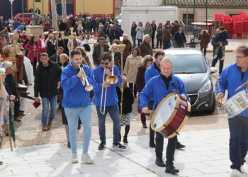 Villaflores acompaña en procesión a San Martín entre bailes típicos y con una leve tregua en medio de una lluviosa mañana