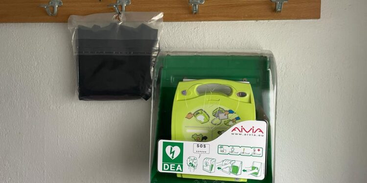 Alba de Tormes adquiere dos nuevos desfibriladores que estarán en el campo de fútbol y en el pabellón municipal de la villa