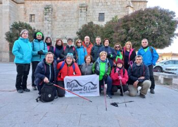 El club de senderismo Camino el Cristo de Alaraz disfruta de la última ruta de este año rematada por un suculento cocido