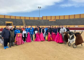 Babilafuente pone en marcha una nueva edición de las clases para aficionados prácticos del toreo de la mano de Salva Ruano