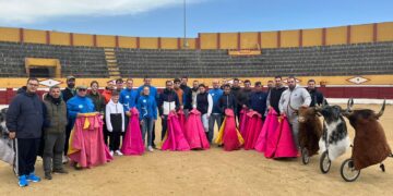 Babilafuente pone en marcha una nueva edición de las clases para aficionados prácticos del toreo de la mano de Salva Ruano