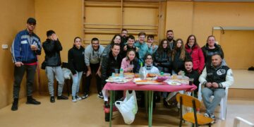 La banda de la Hermandad de Cofradías de Peñaranda celebra a Santa Cecilia con un ágape tras uno de sus ensayos
