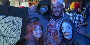 El Campo de Peñaranda vive también la noche más terrorífica del año con una animada fiesta de Halloween llena de disfraces