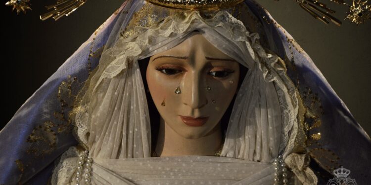 La Virgen de la Esperanza ataviada ya en Peñaranda para la solemnidad de la Inmaculada Concepción del próximo día 8