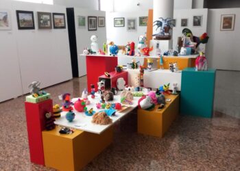 El colegio «Severiano Montero» de Peñaranda expone en el CDS de Peñaranda las mascotas creadas por alumnado y familias