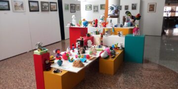 El colegio «Severiano Montero» de Peñaranda expone en el CDS de Peñaranda las mascotas creadas por alumnado y familias