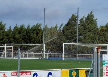 Suspendidos los partidos de fútbol en el campo «Luis García» de Peñaranda por los efectos del temporal y por la caída de un poste
