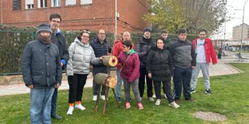 Acopedis y Acomunidad decoran Peñaranda con sus originales creaciones navideñas, entre ellas varios renos de madera