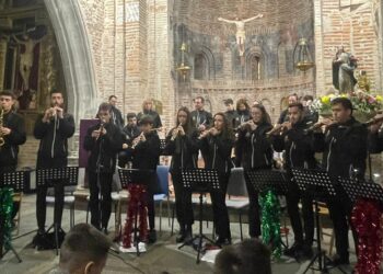 Aldeaseca de la Frontera disfruta del brillante concierto a cargo de la Escuela de Dulzaina y Percusión Tradicional de Macotera