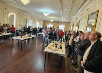 El Ayuntamiento de Peñaranda ofrece en el centro social el tradicional ágape navideño a funcionarios y personal laboral