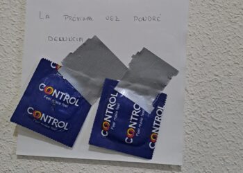 Una concejala del PSOE en Babilafuente denuncia la aparición de condones picados en el buzón de su casa en la localidad