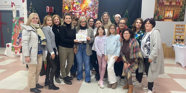 Babilafuente consigue recaudar 2.894 euros a beneficio de Pyfano con el mercadillo navideño, chocolatada y carrera del turrón