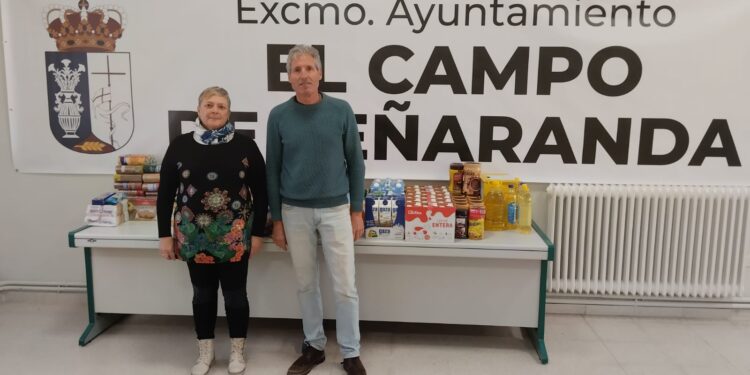 El Campo de Peñaranda se vuelca con los más necesitados y recoge en sólo tres días más de 150 kilos de alimentos