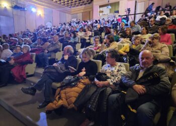 Peñaranda vive sus «tañidos» por adelantado con una actividad que logra llenar el teatro del Centro de Desarrollo Sociocultural