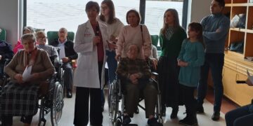 Concepción Campano de la Torre celebra por adelantado sus 100 años en la residencia San Pedro de Peñaranda junto a su familia