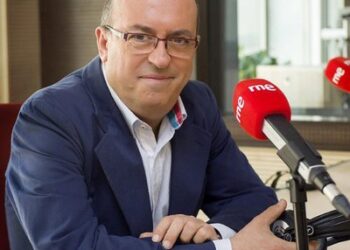 Manolo H H emitirá este sábado desde el Ayuntamiento de Peñaranda su programa «España Rural» en Radio Nacional