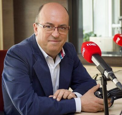 Manolo H H emitirá este sábado desde el Ayuntamiento de Peñaranda su programa «España Rural» en Radio Nacional